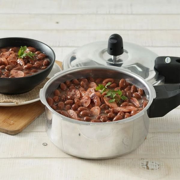 Olla a Presión Ultra CE Universal Cierre Externo 2 Litros Olla a Presión Ultra CE Universal Cierre Externo 2 Litros